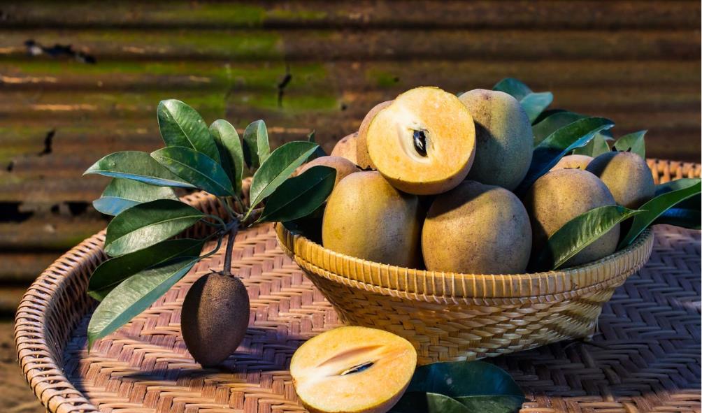 Fruits from the tropics 