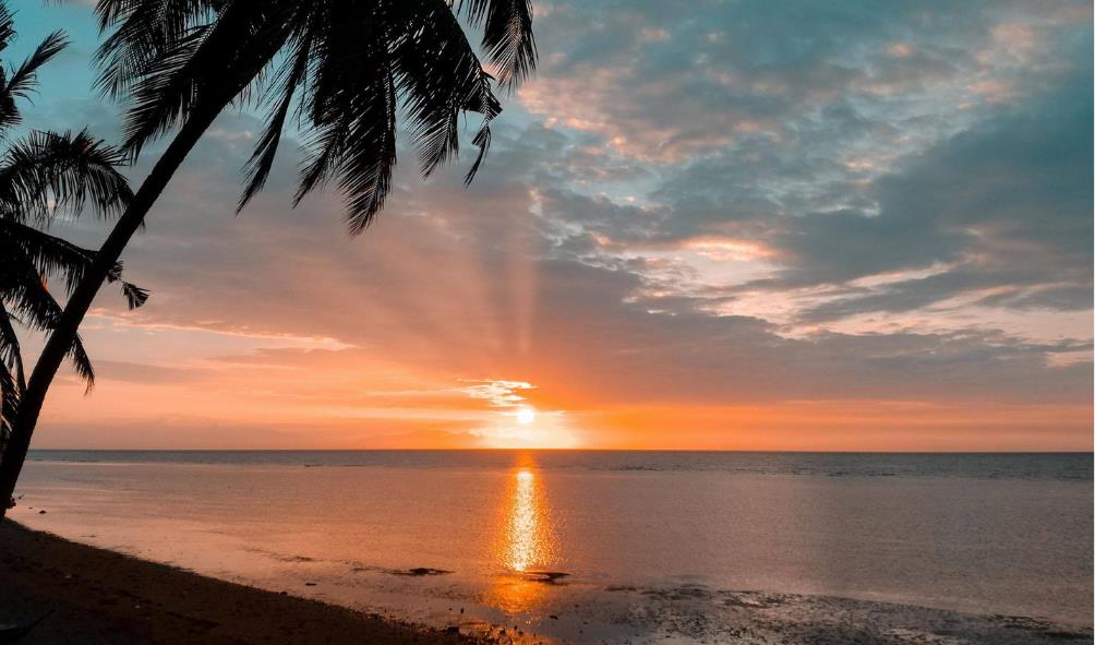 Sunset watching in the Philippines 
