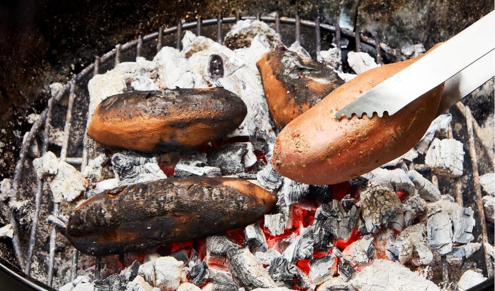 taste advantages of charcoal grilling 