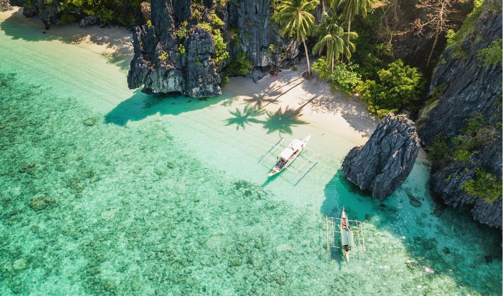 Island Living Charm 