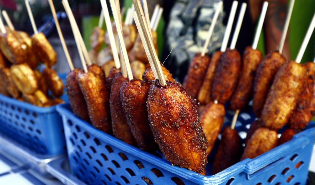 Filipino market street vendors 