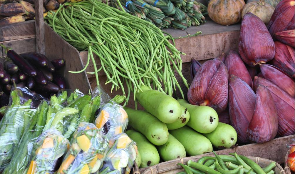 Vibrant colors in Filipino markets 