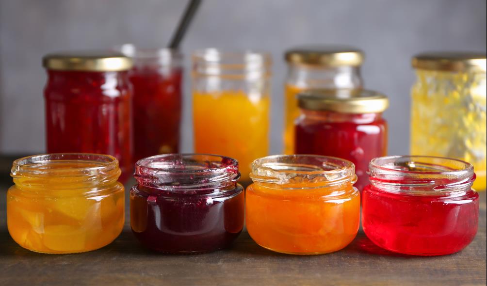 Tropical fruits in fusion cuisine 